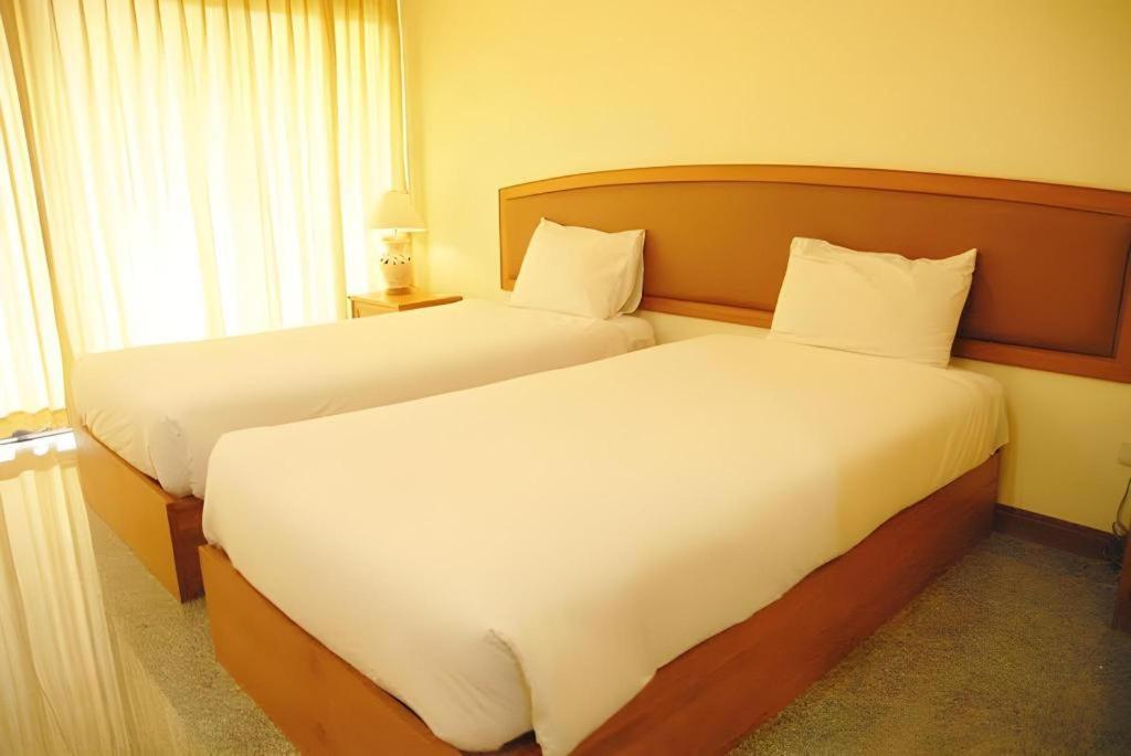 Golden Land Hotel Чианграй Экстерьер фото