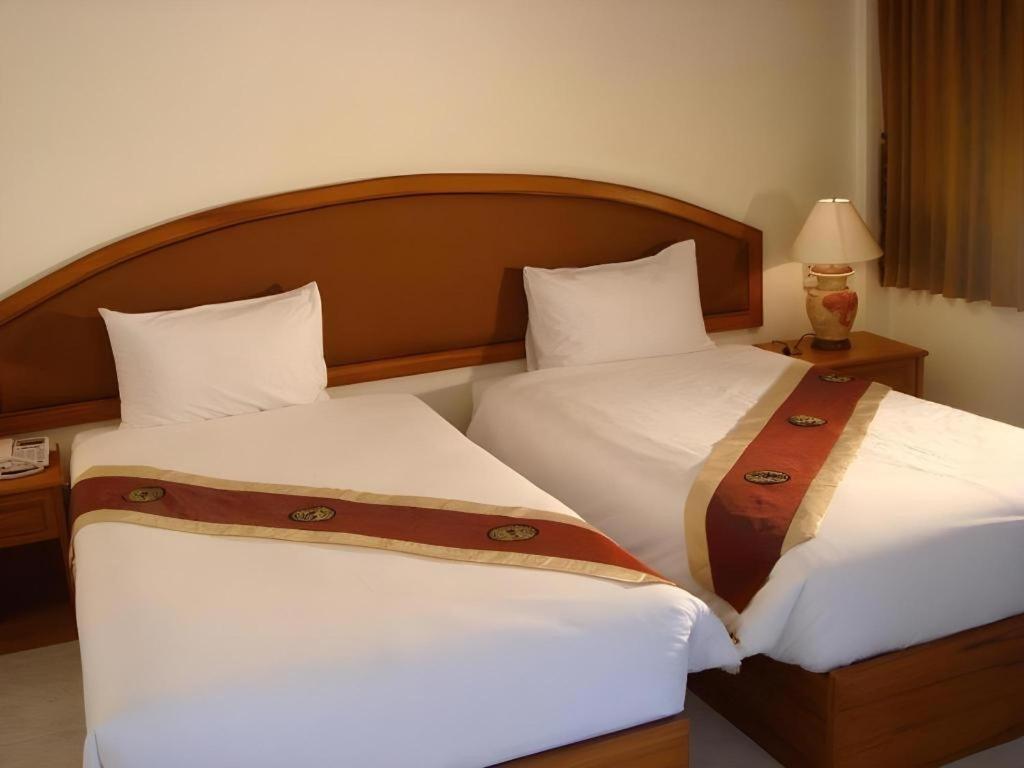 Golden Land Hotel Чианграй Экстерьер фото