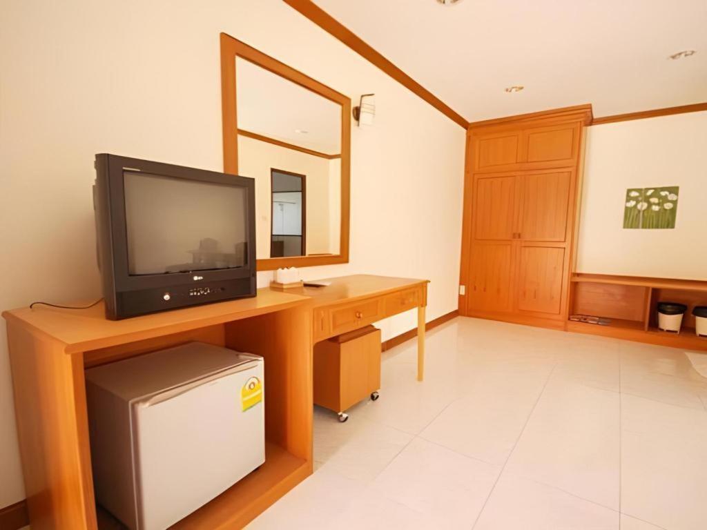 Golden Land Hotel Чианграй Экстерьер фото