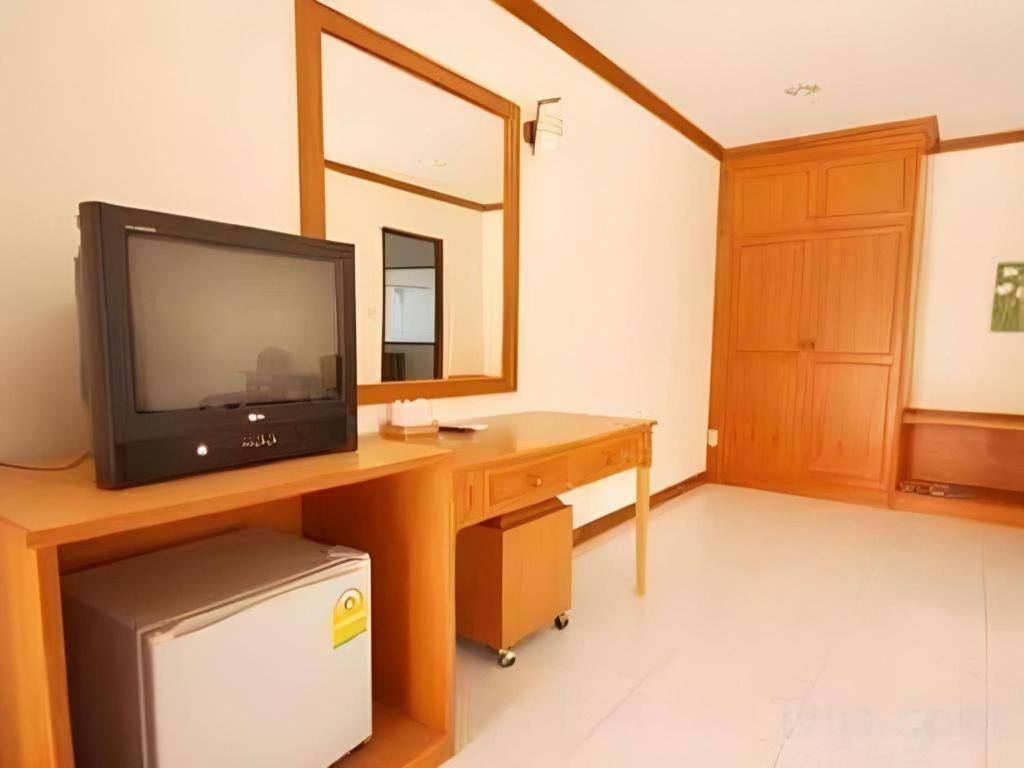 Golden Land Hotel Чианграй Экстерьер фото