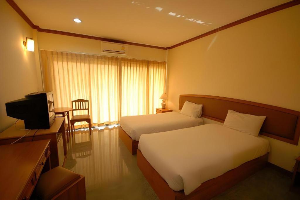 Golden Land Hotel Чианграй Экстерьер фото