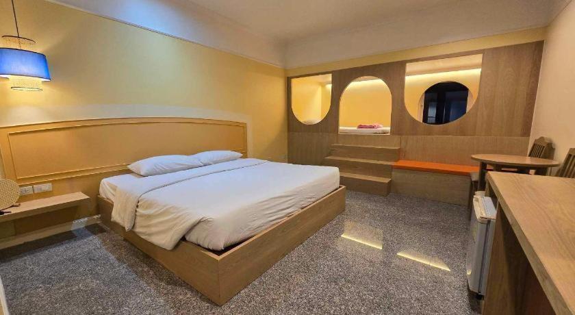 Golden Land Hotel Чианграй Экстерьер фото